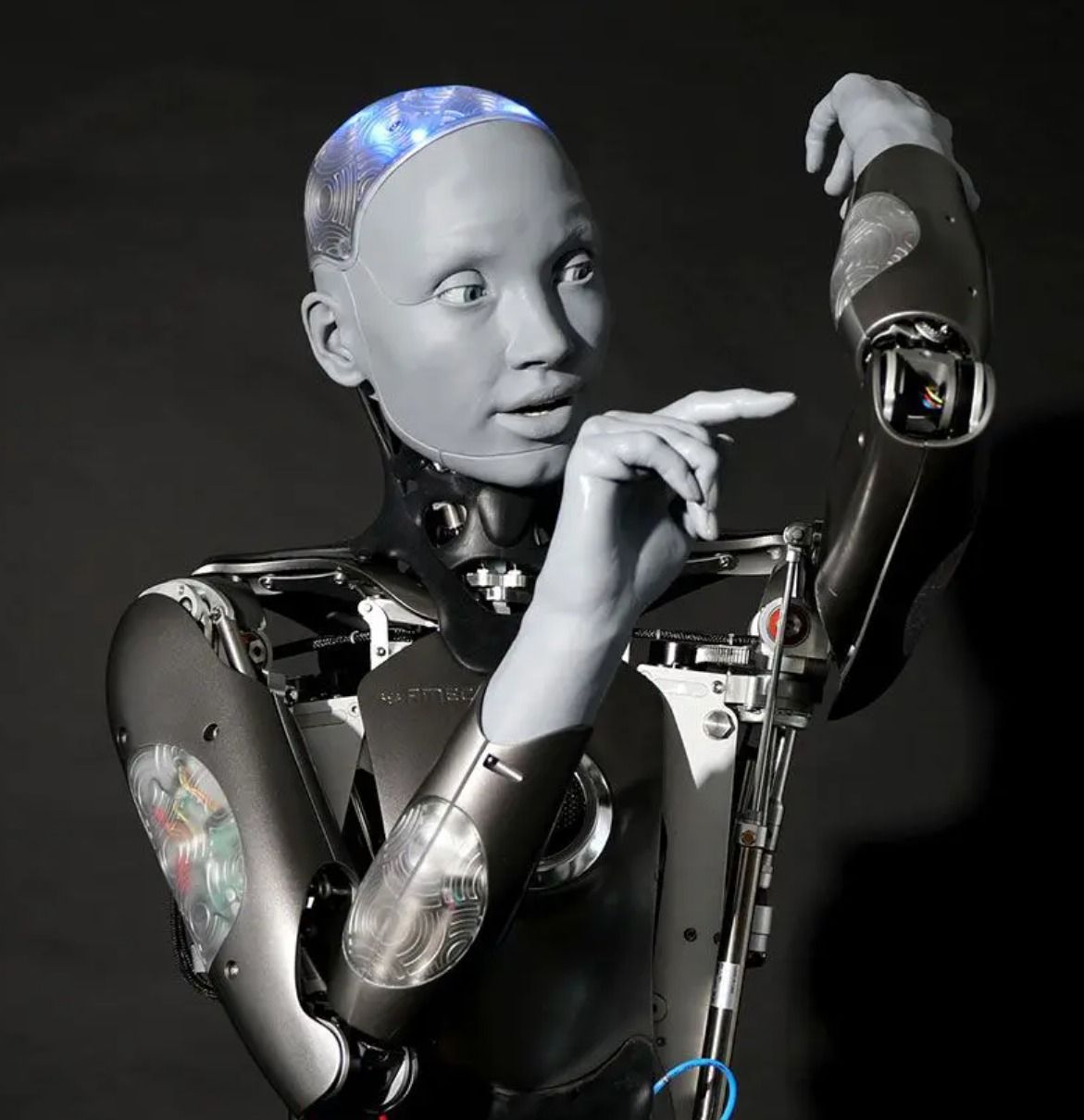 AI时刻丨当AI赋予机器人"灵魂":2024年最值得关注的AI机器人技术盘点 AI时刻丨当AI赋予机器人