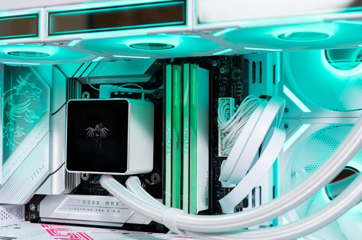 十铨T-FORCEXTREEMARGB幻镜DDR5内存评测:炫酷西装暴徒,狂飙9000MHz 十铨T-FORCEXTREEMARGB幻镜DDR5内存评测:炫酷西装暴徒,狂飙9000MHz