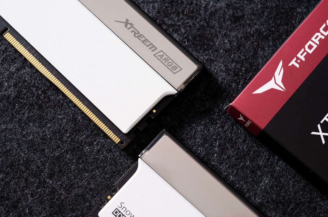 十铨T-FORCEXTREEMARGB幻镜DDR5内存评测:炫酷西装暴徒,狂飙9000MHz 十铨T-FORCEXTREEMARGB幻镜DDR5内存评测:炫酷西装暴徒,狂飙9000MHz