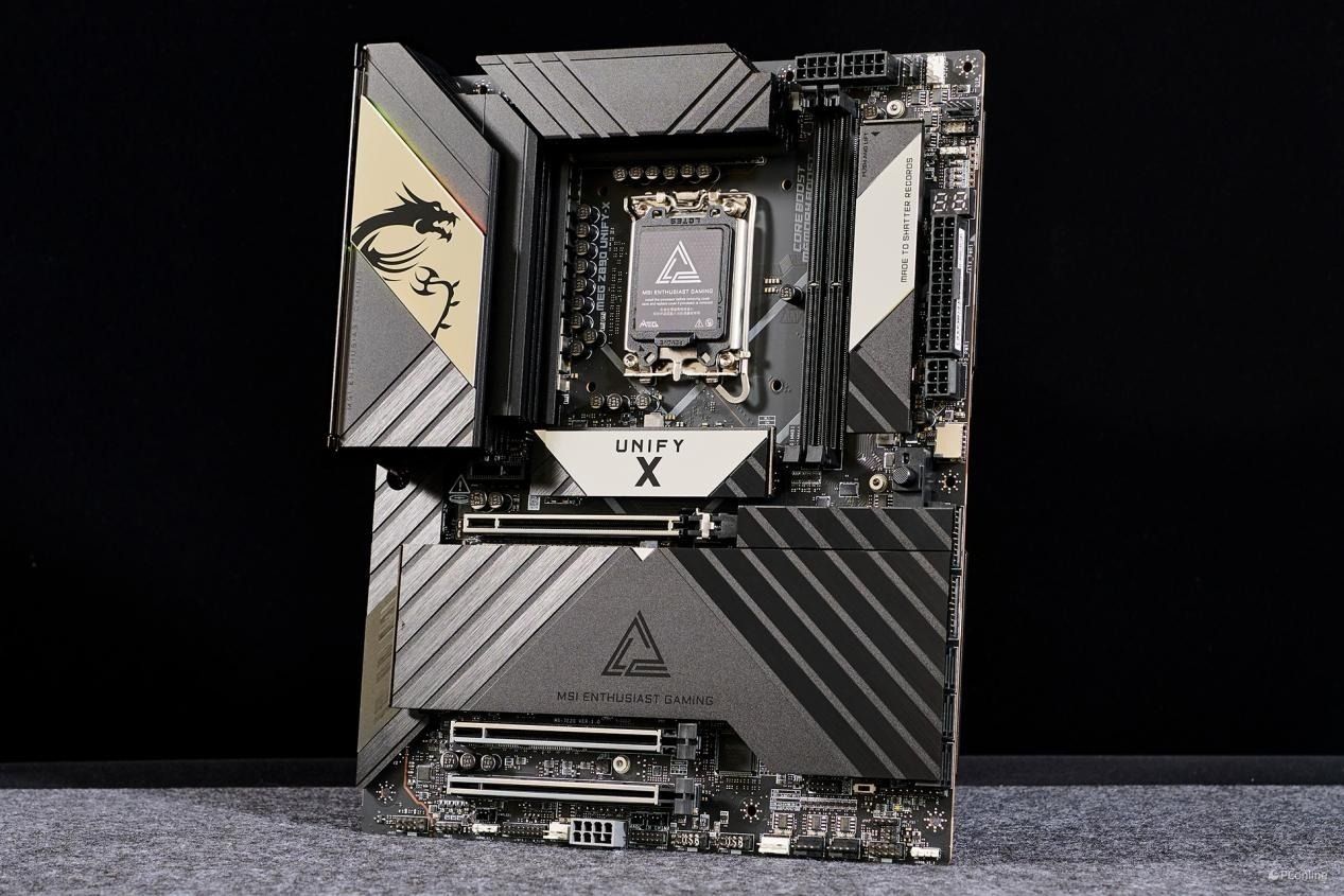 十铨T-FORCEXTREEMARGB幻镜DDR5内存评测:炫酷西装暴徒,狂飙9000MHz 十铨T-FORCEXTREEMARGB幻镜DDR5内存评测:炫酷西装暴徒,狂飙9000MHz