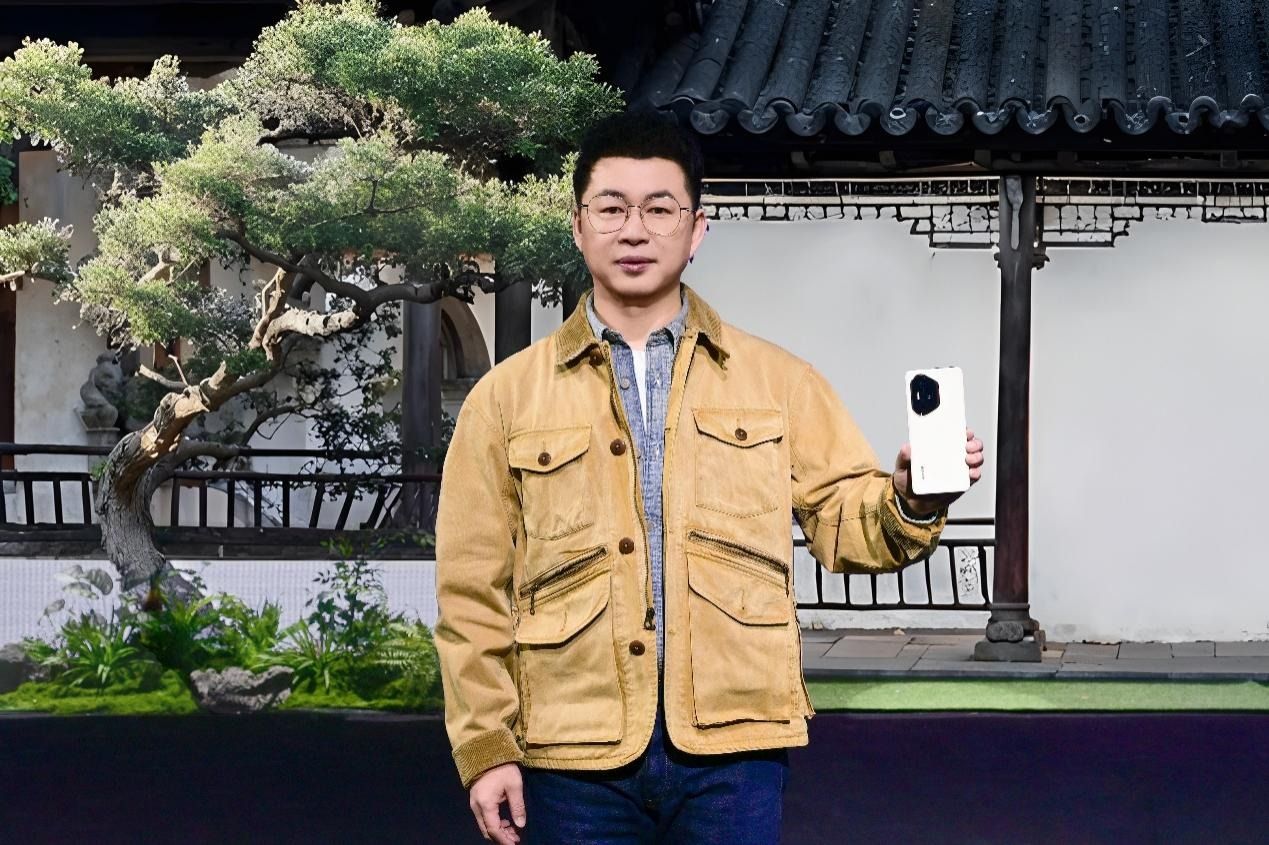 AI旅拍神器荣耀300系列正式发布,售价2299元起 AI旅拍神器荣耀300系列正式发布,售价2299元起