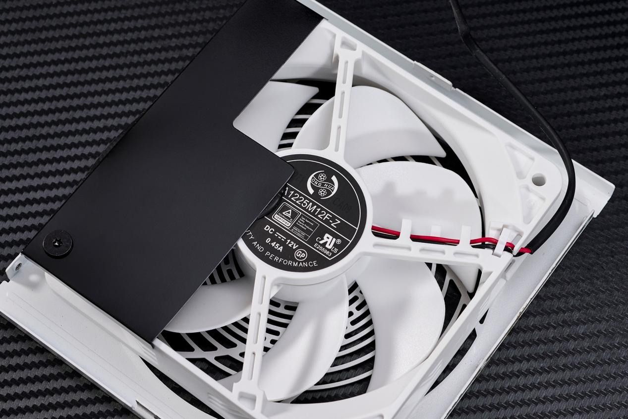 技嘉AE1000PG5ICE白金雕:AI时代的强大全模组电源 技嘉AE1000PG5ICE白金雕:AI时代的强大全模组电源