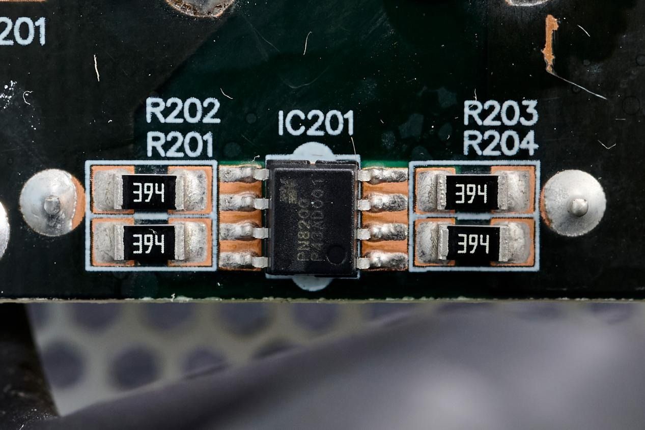 技嘉AE1000PG5ICE白金雕:AI时代的强大全模组电源 技嘉AE1000PG5ICE白金雕:AI时代的强大全模组电源