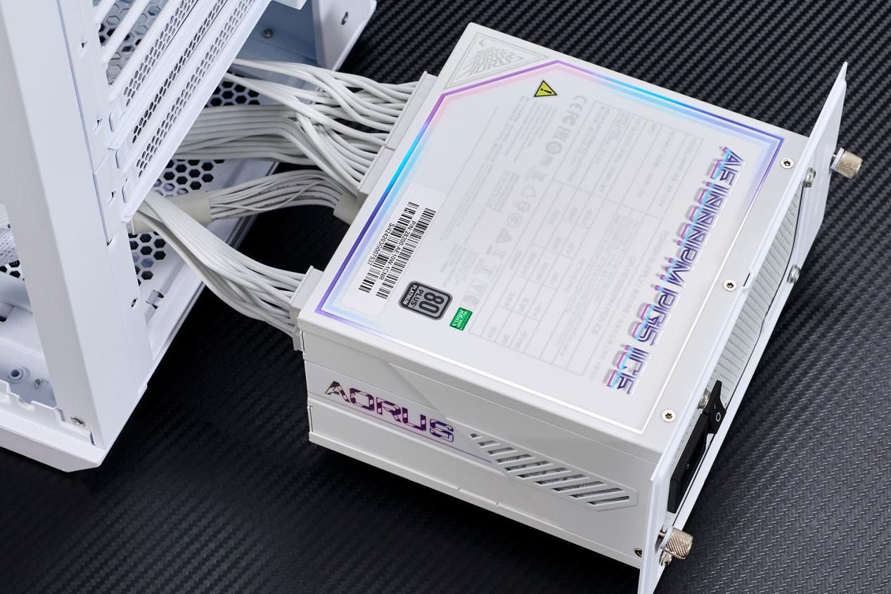 技嘉AE1000PG5ICE白金雕:AI时代的强大全模组电源 技嘉AE1000PG5ICE白金雕:AI时代的强大全模组电源