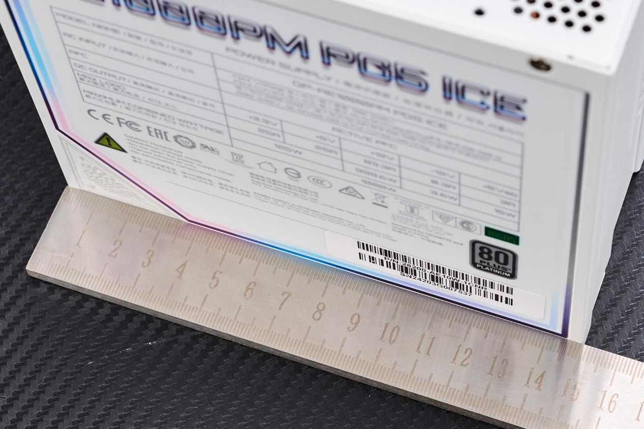 技嘉AE1000PG5ICE白金雕:AI时代的强大全模组电源 技嘉AE1000PG5ICE白金雕:AI时代的强大全模组电源