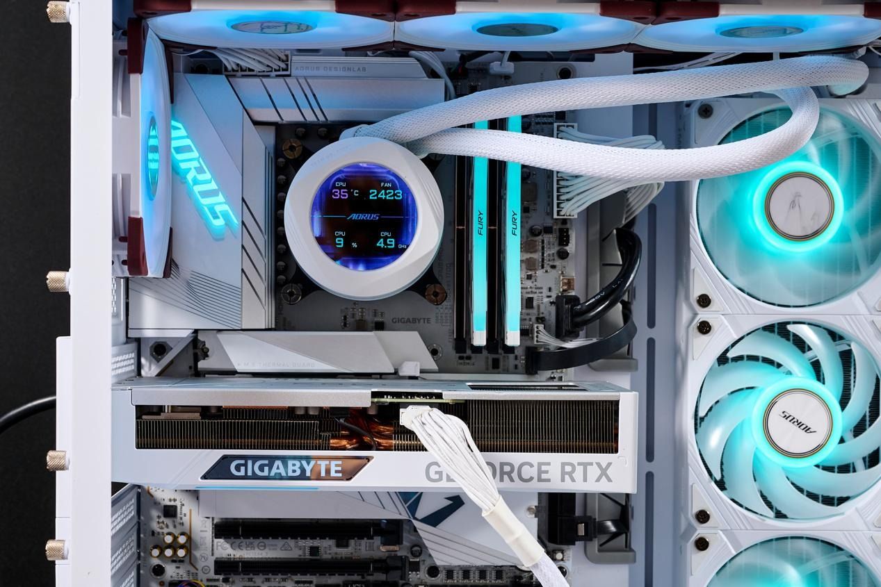 技嘉AE1000PG5ICE白金雕:AI时代的强大全模组电源 技嘉AE1000PG5ICE白金雕:AI时代的强大全模组电源