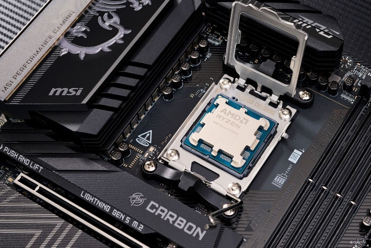 微星MSIMPGX870ECARBONWIFI暗黑主板评测:全新升级,越级配置 微星MSIMPGX870ECARBONWIFI暗黑主板评测:全新升级,越级配置
