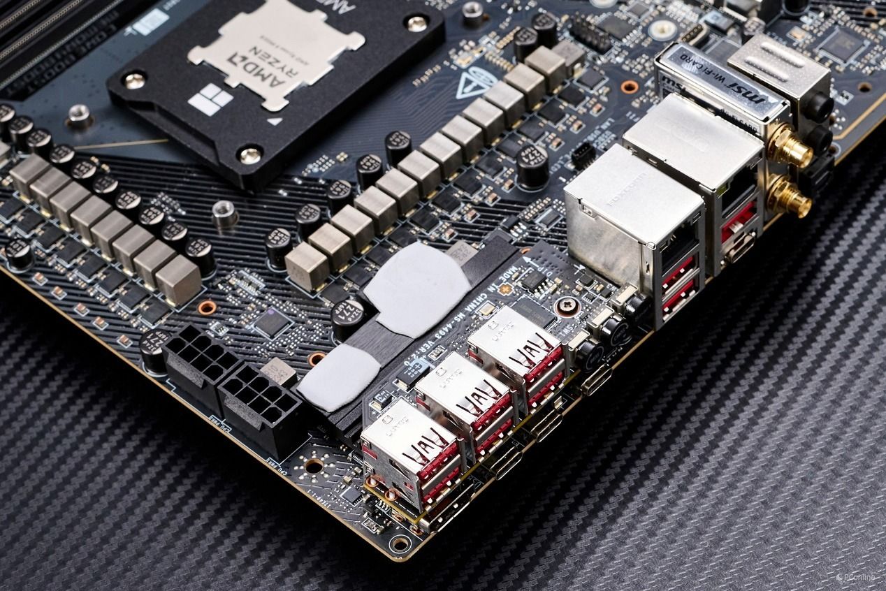 微星MSIMPGX870ECARBONWIFI暗黑主板评测:全新升级,越级配置 微星MSIMPGX870ECARBONWIFI暗黑主板评测:全新升级,越级配置