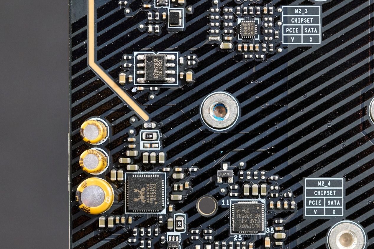 微星MSIMPGX870ECARBONWIFI暗黑主板评测:全新升级,越级配置 微星MSIMPGX870ECARBONWIFI暗黑主板评测:全新升级,越级配置