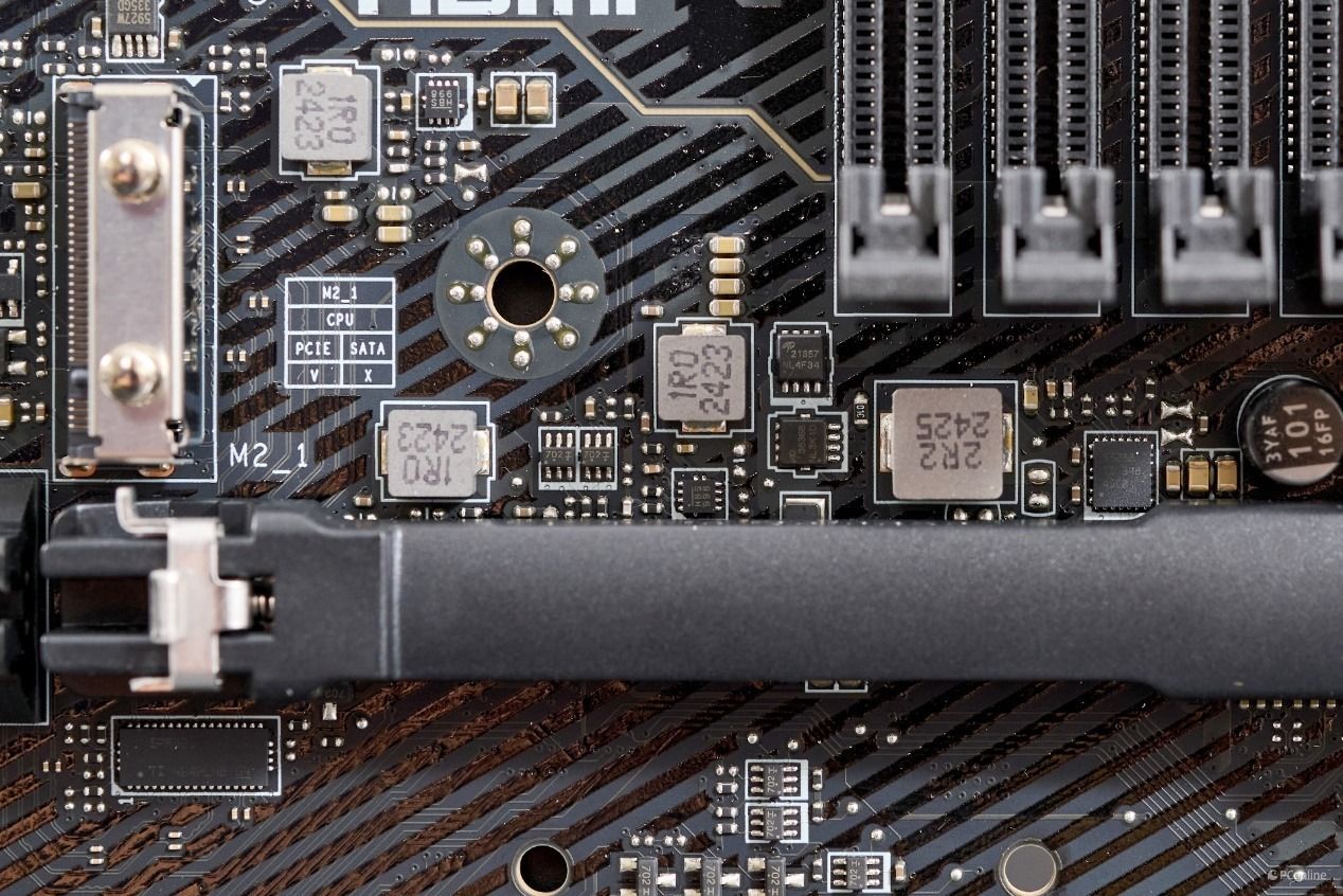 微星MSIMPGX870ECARBONWIFI暗黑主板评测:全新升级,越级配置 微星MSIMPGX870ECARBONWIFI暗黑主板评测:全新升级,越级配置
